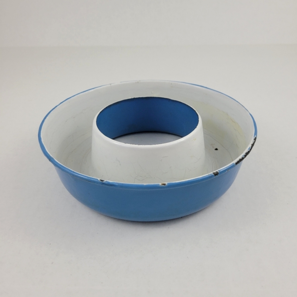 Vintage Blue and White Bundt Cake Pan